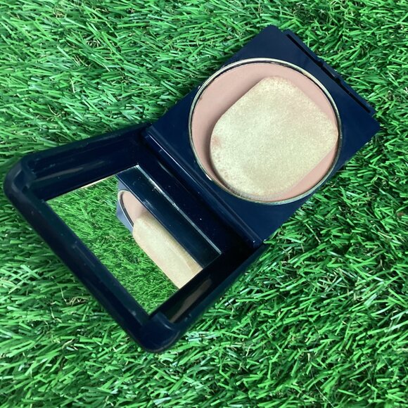 Max Factor Powdered Foundation Rich Beige 104 - Picture 6 of 8